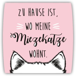 rosa Hintergrund auf dem weiße Katzenohren und der Spruch zu sehen sind